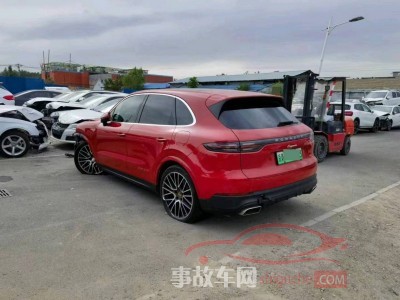 北京22年保时捷Cayenne 插电混动中型车