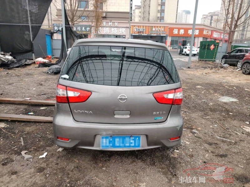 淄博市13年日产骊威中型车