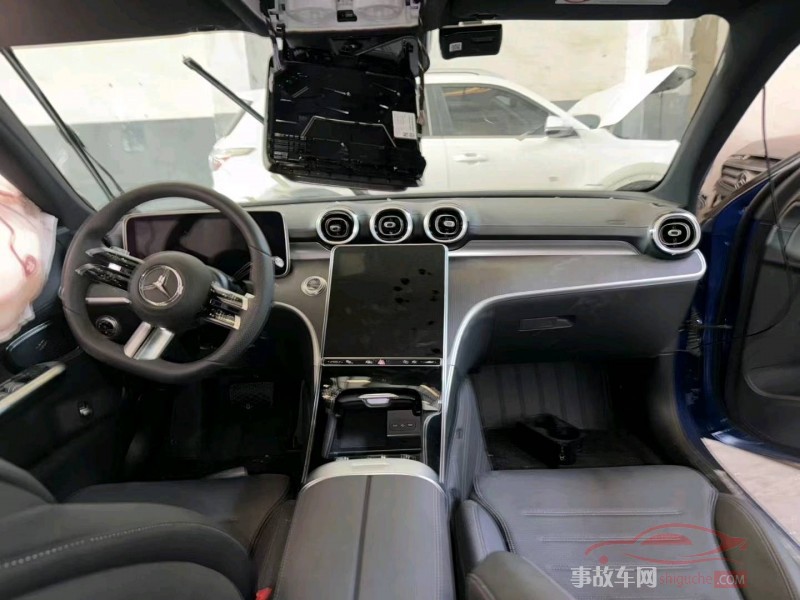 北京22年奔驰C中型车