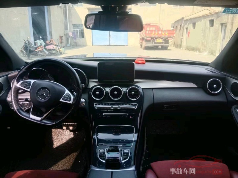 南京市18年奔驰C中型车