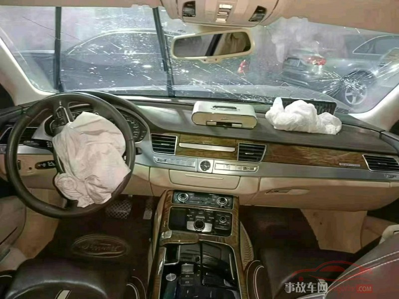 南京市15年奥迪A8L中型车
