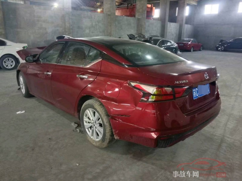 南京市20年日产天籁中型车