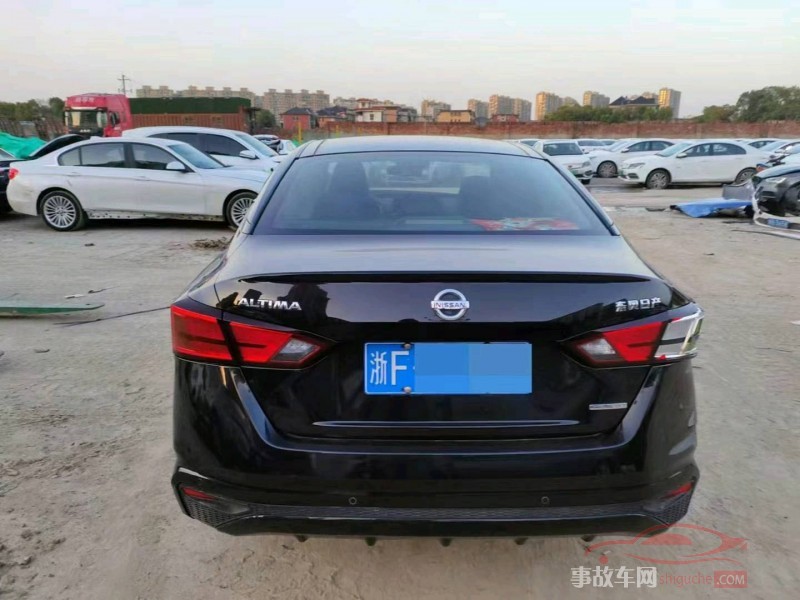 杭州市21年日产天籁中型车