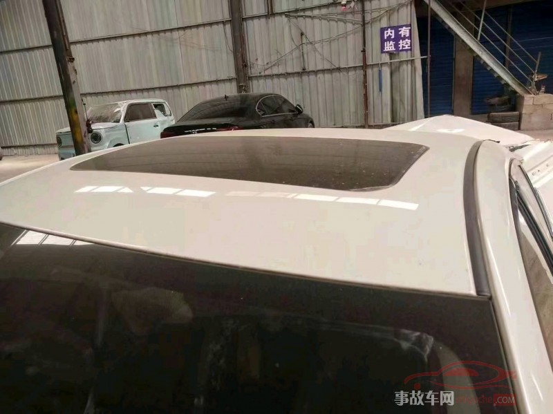 贵阳市20年日产轩逸中型车