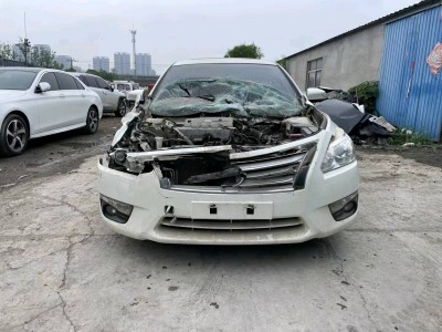淄博市14年日产天籁中型车
